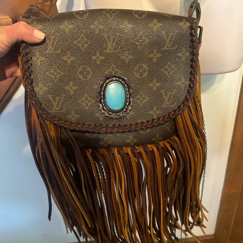 Louis Vuitton Brown Monogram Fringe Crossbody Bag with Turquoise Accent - Picture 3 of 9